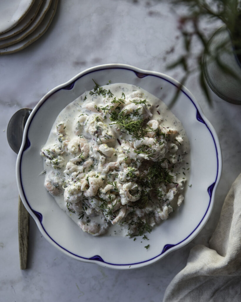 Skagenröra eli katkaraputahna on ruotsalainen klassikkoherkku.