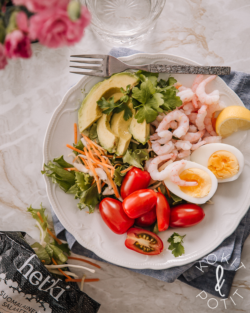 Ruokaisa salaatti – tällä kaavalla onnistut