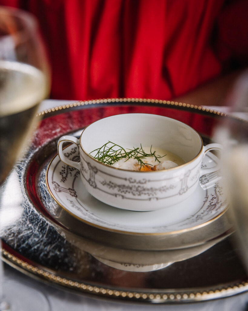 Haikon ravintola on uudistunut. Kuvassa on alkuruoka.